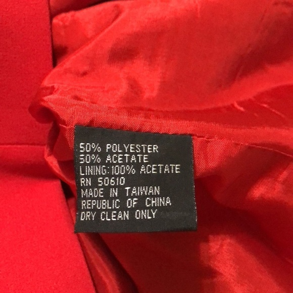 Red pleated skirt and Jacket size 4 - Picture 11 of 12